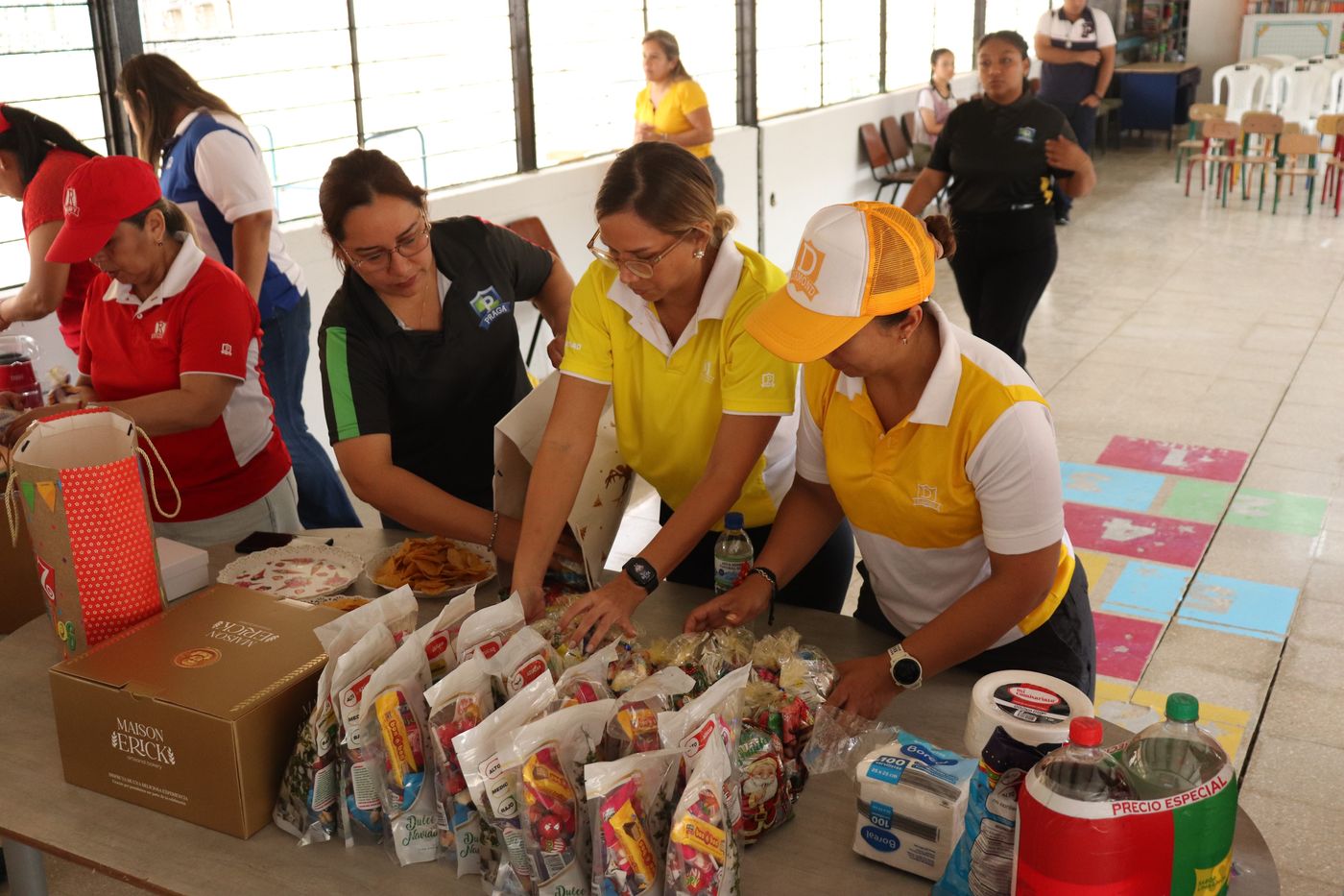 Diamond Community preparando donaciones